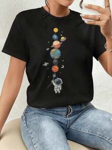 Camiseta Casual de Mujer con Estampado de Astronauta y Planetas,Manga Corta,Ideal para un Look Cósmico y Divertido. Camiseta Y2k - Negro - Ver 1