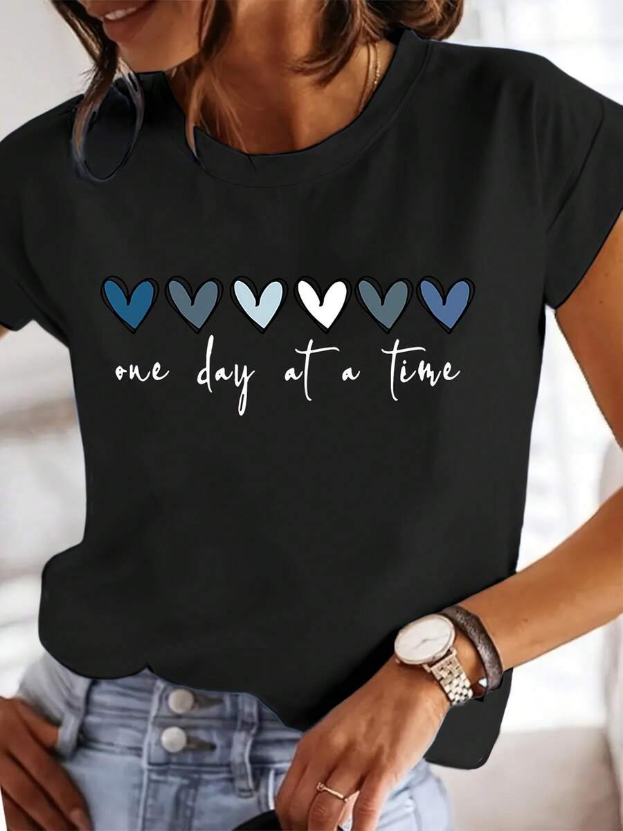 Soft 100% Cotton T-Shirt. A Monogrammed Print T-Shirt For Everyday Wear, Perfect For Casual Spring And Summer Outings, With Short Sleeves And A Crew Neck Design For Women. Breathable Cotton T-Shirt, Goes With Everything. - 黑色 - 查看 1