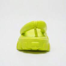 RASOLLI Women's Neon Lime Green Chunky Platform Thong Flip Flops – Y2K Thick Sole Lug Sandals Beach Slides - 綠色 - 查看 8