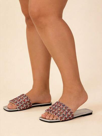 2026 Nuevas sandalias planas de mujer de amplio ajuste con lentejuelas brillantes, diamante de imitación de colores y diseño hueco. Sandalias de verano con punta cuadrada de lentejuelas plateadas, elegantes y de estilo bohemio para vacaciones. Cómodas y ligeras con suela antideslizante, adecuadas para la playa, uso diario, fiestas, exteriores, vacaciones y otras ocasiones.