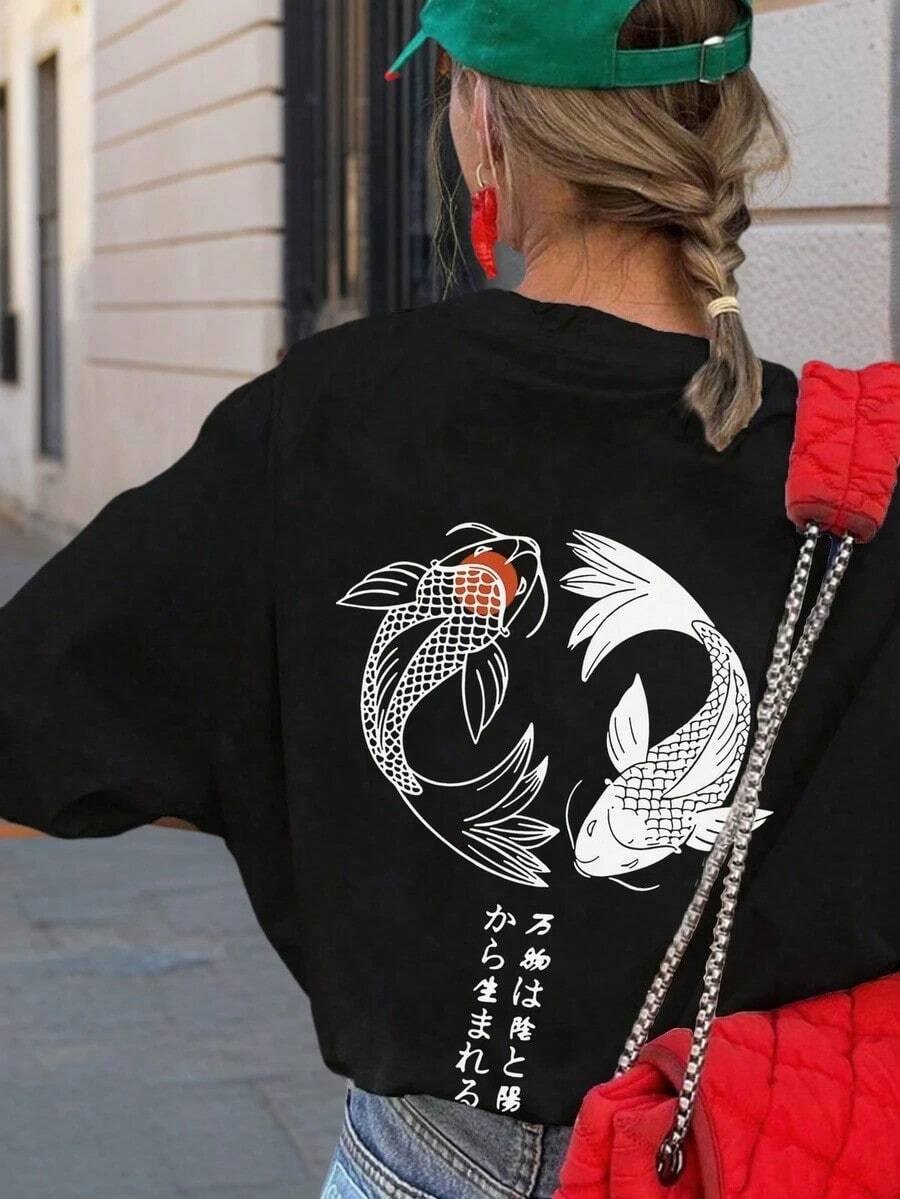 Camiseta de mujer de manga corta con cuello redondo y estampado de peces koi, de estilo casual y versátil para el verano - Negro - Ver 1