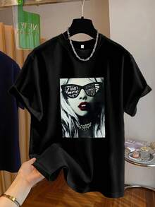 Soft, 100% Cotton Women's T-Shirt With A Circular Print. Fashionable, Soft, And Versatile, It Features Stylish Female Character Graphics, Short Sleeves, And A Comfortable Fit. Suitable For Casual Wear, It's A Versatile Top For All Seasons. This Breathable Cotton T-Shirt Goes With Everything. - 黑色 - 查看 6
