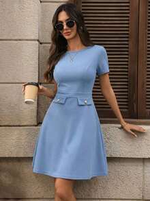 Vestido mini elegante y chic de mujer con unicolor, decoración de botones y encaje en la cintura, para el verano - Celeste - Ver 10