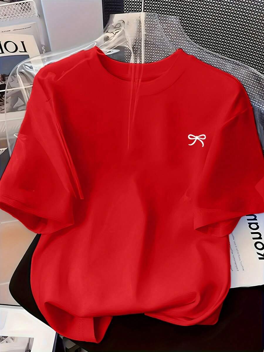Camiseta suave 100% algodón. Nuevo diseño de moda para mujer con cuello redondo y un estampado artístico de lazo, perfecta para un atuendo casual y cómodo con una versátil camiseta de manga corta. Camiseta de algodón transpirable, combina con todo. - Rojo - Ver 1