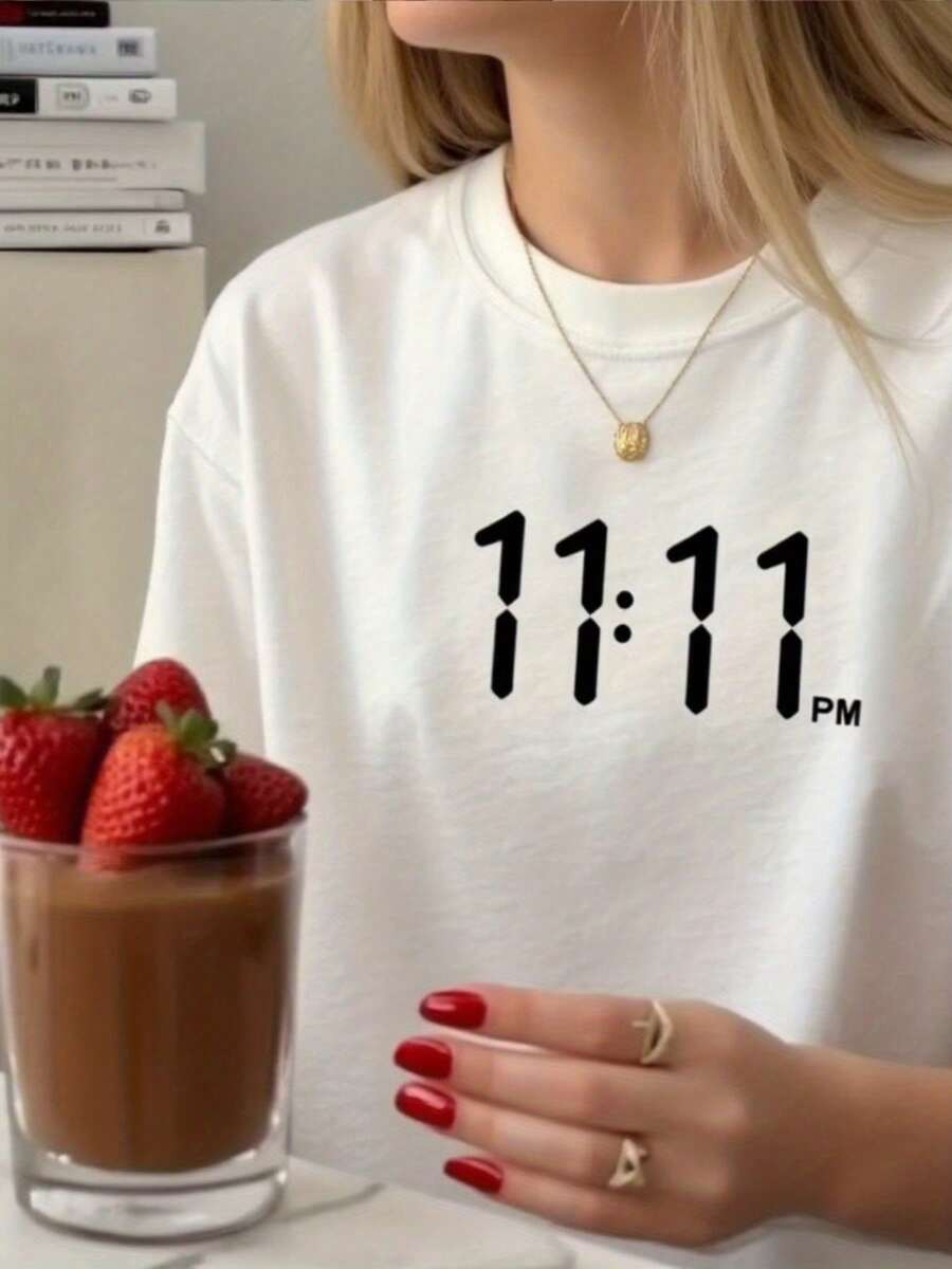 11:11 PM Tiempo de diseño de verano blanco cuello redondo de la mujer camiseta de manga corta, ligero top casual, acogedor y eado, i para regalos de Halloween / Navidad