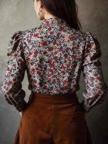 Blusa elegante y vintage con estampado floral diminuto, botones delanteros y mangas abultadas, ideal para vacaciones de primavera - Multicolor - Ver 2