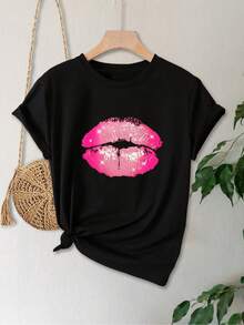 Camiseta negra de algodón 100% para mujer de talla grande con estampado de labios rosados - Corte holgado, informal para uso diario, lavable a máquina, apta para tallas grandes. - Negro - Ver 2