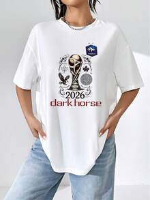 The Print Features A Golden Football Trophy Accompanied By A Flying Eagle, A Decorative Map, And Leaves That Symbolize Strength, Freedom, And A Passion For Sports Competition, Inspiring Energy And Self-Improvement. This Women's T-Shirt Is 100% Cotton, Comfortable, And Stylish, Perfect For Sports Fans. - 白色 - 查看 1