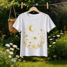 Dreamy Starry Night Short Sleeve T-Shirt: A Versatile Garment With A Delicate And Feminine Touch. Moonlight Gold Floral T-Shirt: A Casual Cotton T-Shirt, French Style, For Everyday Wear. - 白色 - 查看 3