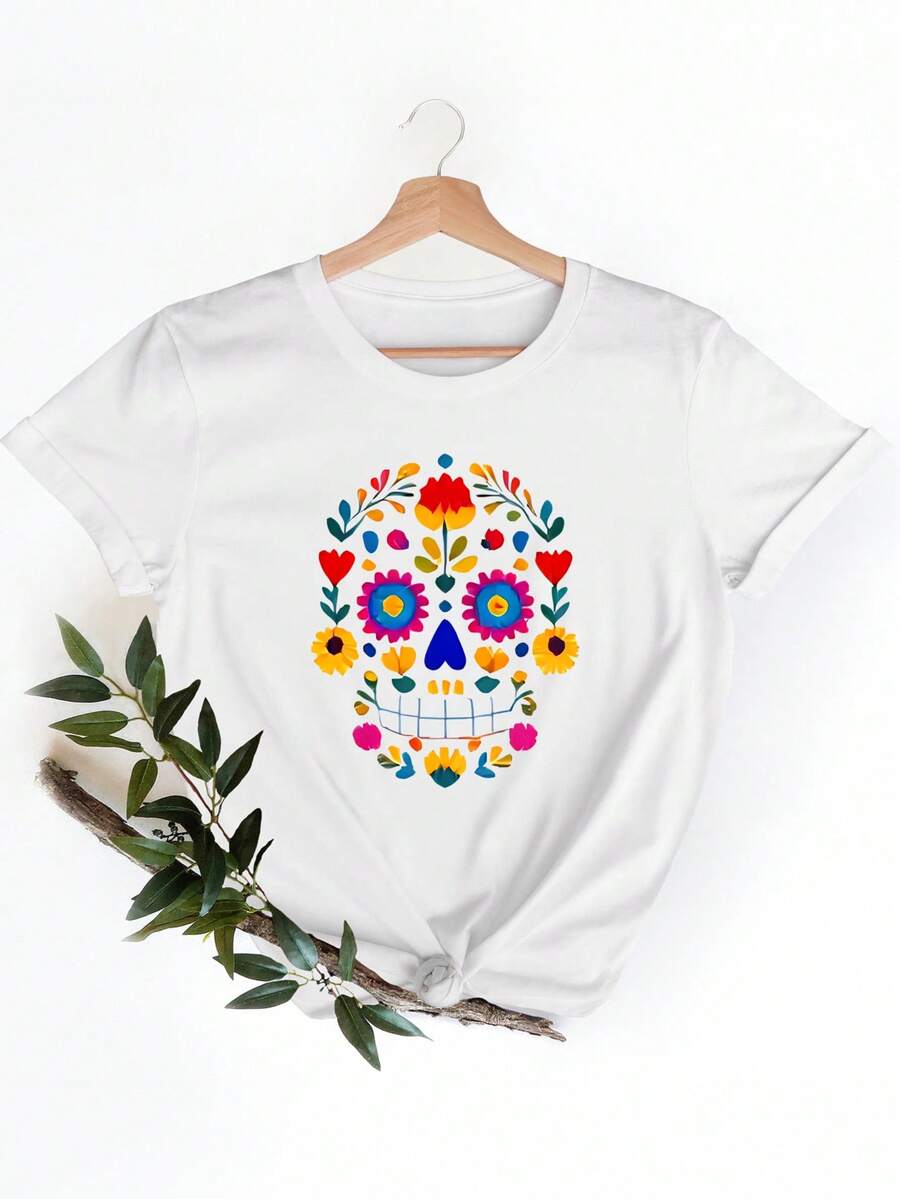 Camiseta blanca elegante de mujer con impresión de cráneo de azúcar vibrante, perfectara el uso cotidiano casual