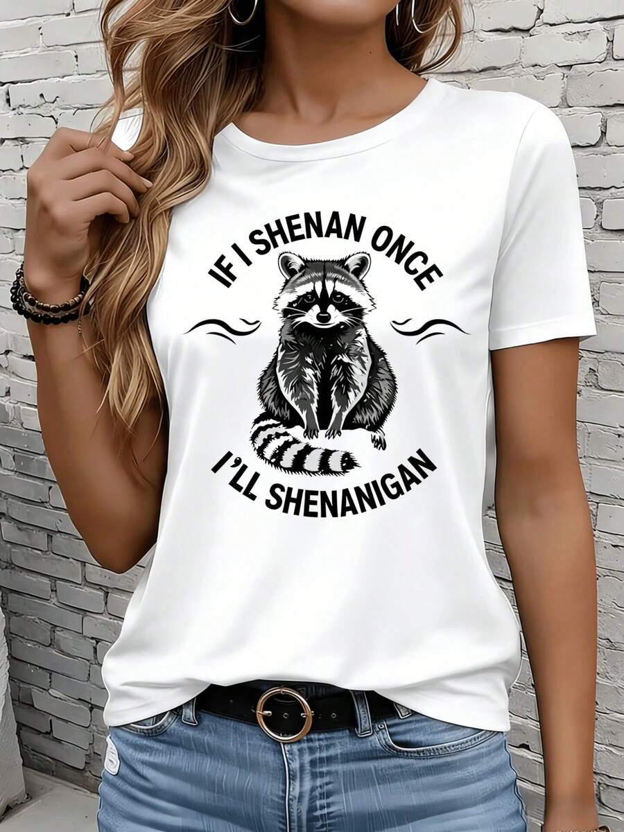 Las camisetas de manga corta para mujer en blanco y negro son adecuadas para el ocio diario, el hogar y los viajes al aire libre. Camiseta con estampado gráfico de mapache "If I Shenan Once I'll Shenanigan" para mujer, top casual divertido con estampado de animales, atuendo de verano, regalo para fiestas y vacaciones. - Blanco - Ver 1