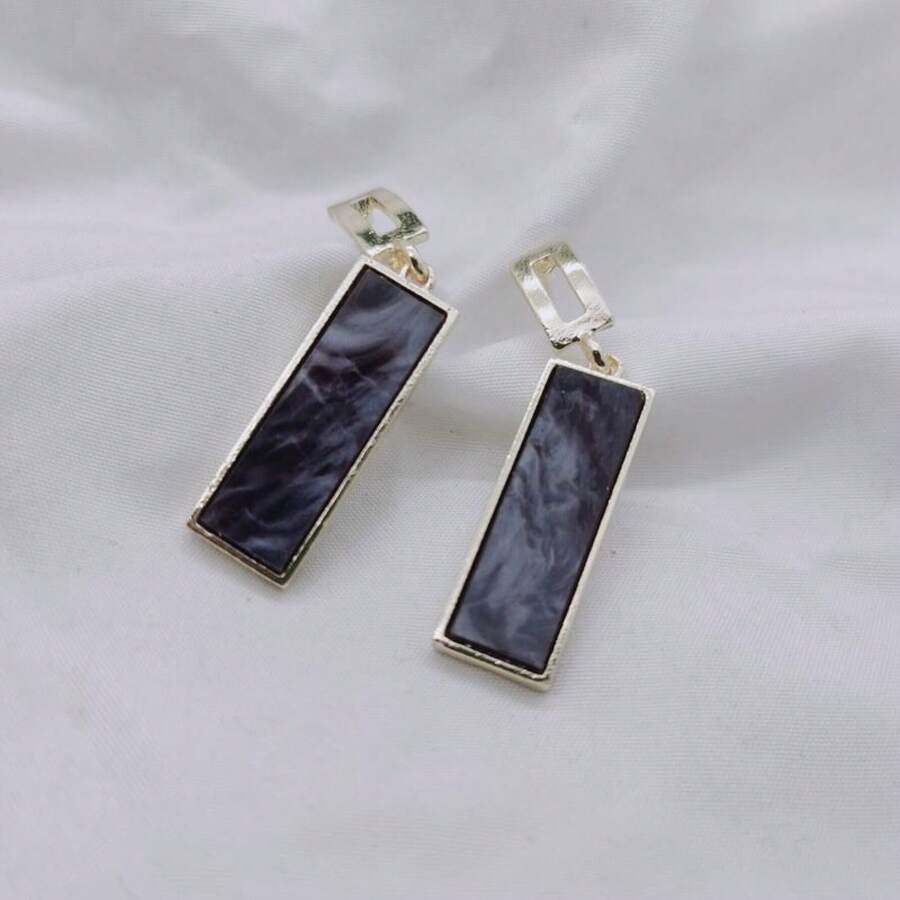 New Electroplated Cool And Unique Long Rectangular Earrings With A Light Luxury And High-End Feel, Versatile And Stylish - Gold and Black - View 1