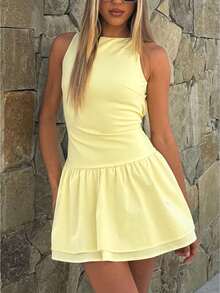Women Boat Neck Ruffle Hem Layered Mini Dress Solid Slim Fit Sleeveless Backless Tiered A-Line Short Dress - 黃色 - 查看 1