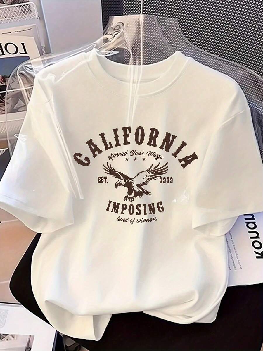 Women's California Graphic T-Shirt With Eagle And Bear Print And State Slogan - Soft And Stretchy Fiber Fabric, Silky Smooth, White Short-Sleeve Crew Neck Top For Casual And California Pride Outfits, Summer Fashion, Weekend Style, Design And, Stretchy Material, Comfortable Fit, Printed T-Shirt, Stylish Blouse, For Fashion Lovers, Adults, Y2k T-Shirt. - 黑色 - 查看 1