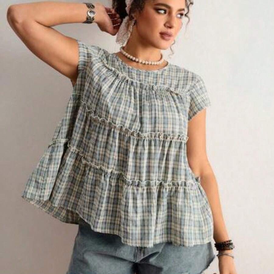 Freevana Plus Size Women's Vintage Peasant Casual Style | Blue And White Plaid Round Neck Sleeveless Tiered Ruffle Trim Babydoll Top - Sweet Loose Pullover Blouse - Azul - Ver 1