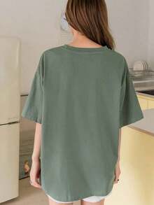 Camiseta de verano oversize con gráfico de letras y hombros caídos - Verde Oscuro - Ver 6