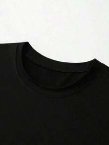Women's Modern, Casual T-Shirt, Perfect For Parties And Lounging At Home. Made Of 100% Cotton, It Features A Relaxed Fit. This Women's T-Shirt Boasts A Letter And Cartoon Print, A Round Neck, And A Simple Design. Comfortable, Breathable, Versatile, And Essential, It's Suitable For Everyday Wear. It Showcases A Natural And Elegant Style, Making It A Must-Have For Summer. This Vintage Urban Style Top Is Unisex, Loose-Fitting, Made Of Cotton, Has Short Sleeves, A Round Neck, And Is A Casual Blouse. - Black 1 - 查看 4