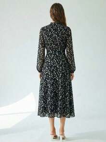 Vestido de manga larga con acento plisado en la cintura, de estampado de teñido anudado, elegante y versátil para uso diario, en azul y verde - Blanco y Negro - Ver 6