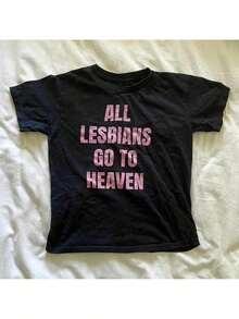 Camiseta Corta de Estilo Gótico Y2K para Mujer con Patrón Coreano - Camiseta de Algodón Negra con el Eslógan "Todas las Lesbianas Vienen al Cielo", Corte Holgado, Cuello Redondo, Mangas Cortas, Lavable a Mano, Ropa Casual de Orgullo Lésbico - Negro - Ver 2
