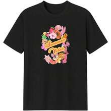 Una camiseta de manga corta para mujer con estilo retro americano, de corte holgado y con diseño estampado (los pantalones son solo para sugerencias de estilo). Esta pieza sencilla y elegante presenta un patrón de letras impresas con temática tropical, lo que la convierte en un elemento imprescindible para crear un look relajado de vacaciones, perfecto para ocasiones como el Día del Trabajo y el Día de la Independencia de México. - Negro - Ver 2