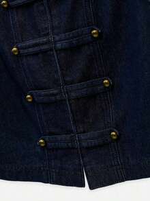 Top sin mangas de denim con cuello Mao, con abertura frontal y con botones metálicos y solapas frontales.Se abrocha en la parte delantera con ganchos ocultos.Perfecto para días de verano.Estilo callejero, atuendo de verano, look diario, estilo napoleónico, evento formal, día de ciudad. - Azul lavado oscuro - Ver 8