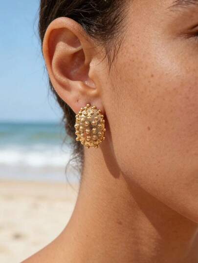 1 Pair Fashionable European And American, Middle Eastern Sexy Exaggerated Bohemian Gold Metal Texture Earrings - Options Include: Gold Metallic Hedgehog Earrings, Gold Metal Branch Earrings, Shell Earrings, Delicate Bird Earrings, Asymmetrical Geometric Exaggerated Sexy Earrings, Exaggerated Gold Fish Earrings, 3D Floral Earrings. Minimalist Luxury, Suitable For Any Outfit, Daily Wear, Back To School, Graduation, Gifts For Friends, Suitable For Beach, Resort, Party, Banquet And More Occasions