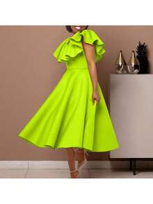 Elegant Summer Dress With Ruffles And A Full Skirt - Green - View 3