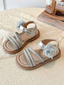 1 par de sandalias de estilo princesa para niñas, suelas blandas y antideslizantes, decoración de flores de cristal y malla, adecuadas para uso diario escolar y ocasiones formales - Plateado - Ver 5