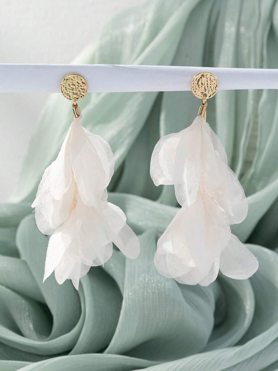1 Pasang Anting Panjang Bunga Kain Elegan, Cocok untuk Pemakaian Sehari-hari - Krem - E1341 - View 1