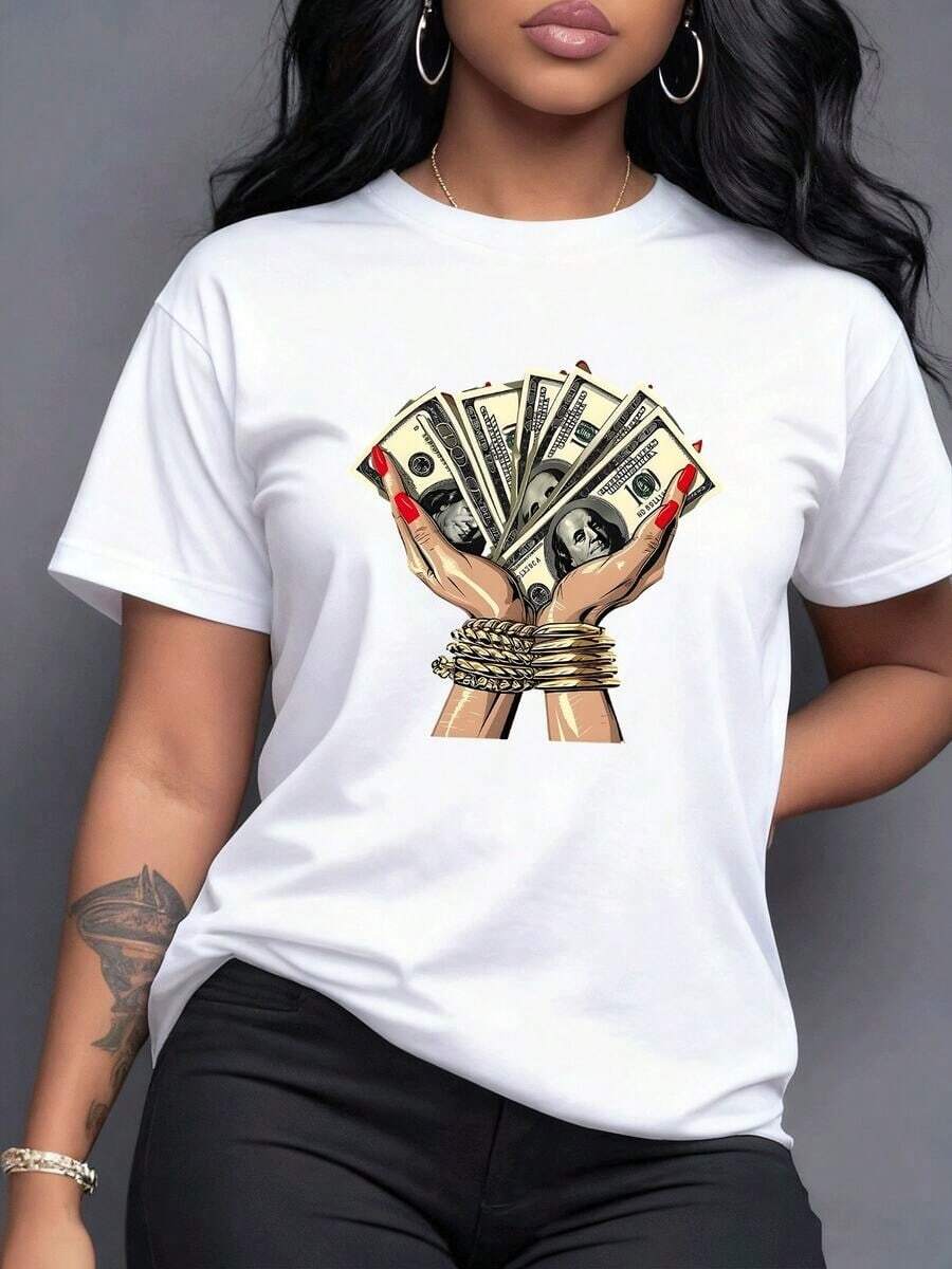 A Woman's Hands Holding One Hundred Dollar Bills Tied With Gold Bracelets, A Powerful Symbol Of Ambition, Luxury, Power, And The Essence Of Female Financial Success. Women's T-Shirt, 100% Cotton, Maija Curvy Women. - 白色 - 查看 1