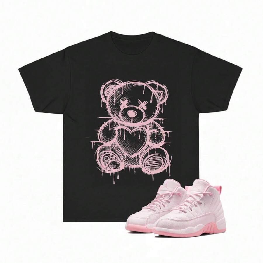 Camiseta con estampado de oso neón a juego con las zapatillas J1o1rdan 12 rosa perla. Camiseta T1EE AJ12, regalo de cumpleaños para amantes de las zapatillas. Camiseta de algodón suave de 220 g para hombre y mujer, confeccionada con un tejido premium, duradero y agradable al tacto, ideal para todo tipo de cuerpo y para uso diario. Prendas casuales transpirables y ligeras, conjuntos elegantes para otoño, perfectas para el día a día, actividades al aire libre, viajes, vacaciones y fiestas temáticas durante todo el año. - Negro - Ver 1