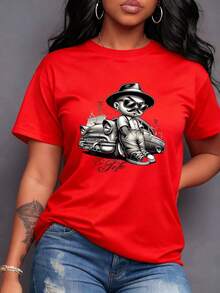 Charismatic Character With Hat, Glasses, Mustache, Tattoos Next To A Classic Car Symbolizing Authority, Pure Leadership, And The Legend 'The Boss'. Women's T-Shirt, 100% Cotton, Maija Curvy Woman. - 紅色 - 查看 7