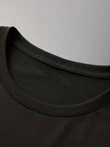 Camiseta casual para hombre con estampado de doble cara "WHERE WAVES HEET WILD", hecha de mezcla de poliéster, cómoda y sencilla - la primera opción para el uso diario. - Negro - Ver 6