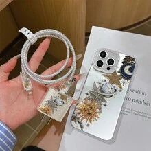 6合1套組：銀色星球與星星圖案手機殼 + 充電頭保護套 + 線材保護套 + 收納繩 + 數據線收納繩，TPU 防震保護殼，相容 iPhone 6-16 Pro Max，適合作為情侶、女兒、女朋友、青少年的生日與聖誕禮物 - 彩色 - 查看 4