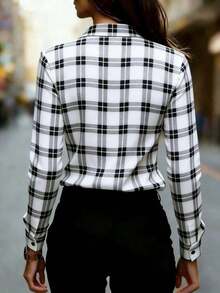 Camisa de poliéster a cuadros rojos esencial para mujer, manga larga regular, diseño con botones, estilo casual de otoño y primavera - Blanco - Ver 10