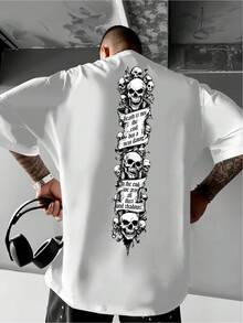 Una camiseta casual imprescindible con estampados de calaveras y letras de estilo gótico oscuro, perfecta para hombres a la moda. - Blanco - Ver 1