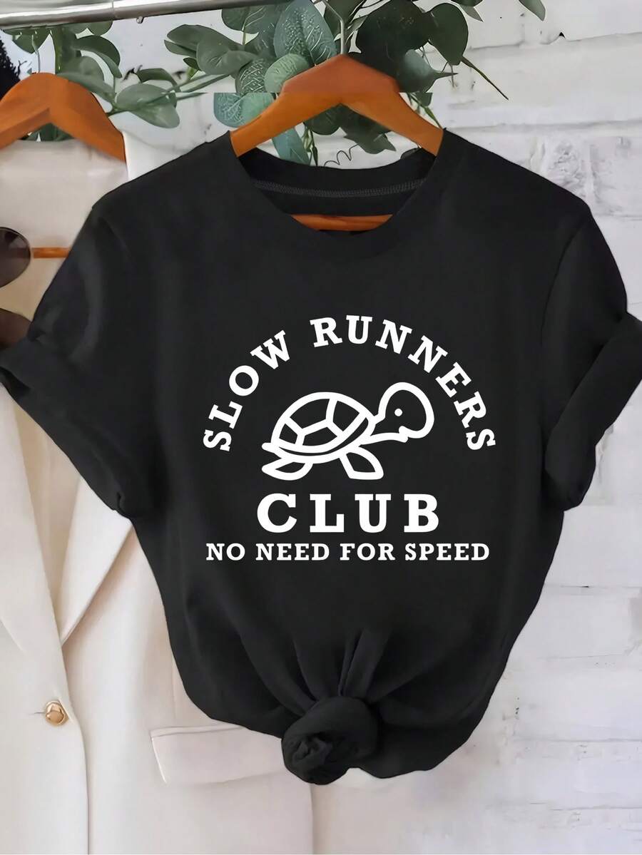 1 camiseta negra para mujer con estampado "Slow Runners Club No Need for Speed" y diseño de tortuga - Corte casual y relajado, lavable a máquina, comodidad para el día a día, regalo perfecto para cumpleaños y festividades, ropa cómoda, tela duradera, textura suave, camiseta estilo Y2k. - Negro - Ver 1