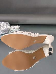 Zapatillas de tacón de aguja con punta cuadrada de encaje blanco, zapatos mule de punta abierta con bordado floral de malla y borde con volantes, sandalias elegantes versátiles para uso diario, citas, vacaciones, estilo de exportación - Blanco - Ver 10
