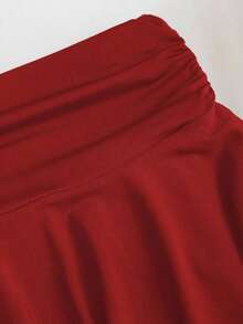 Conjunto de top de tirantes y minifalda plisada y con decoración de flores metálicas para mujer, ideal para el verano - Rojo - Ver 7