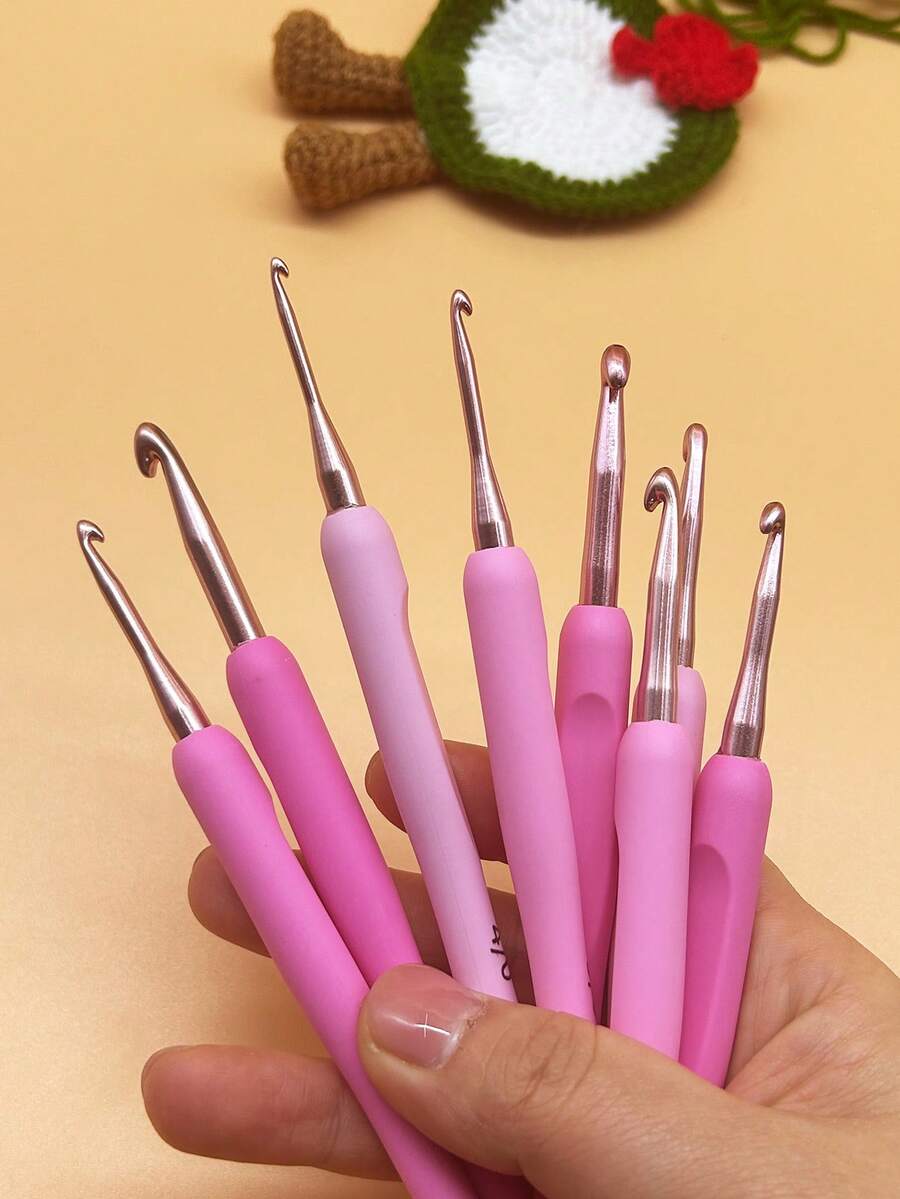 Bộ 8 kim móc len màu gradient, tay cầm bằng cao su mềm dày chống trượt, thiết kế tiện dụng, phù hợp cho việc đan móc hàng ngày và luyện tập cho người mới bắt đầu. - Móc đan màu hồng chuyển sắc - Xem 1
