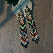 AHAYA Anting Rumbai Manik-Manik Kaca Buatan Tangan, Anting Panjang Menjuntai Hingga Bahu dengan Manik-Manik Gradien Warna-warni, Aksesori Goth Cocok untuk Pemakaian Sehari-hari, Festival, dan Pesta - Hitam - View 2