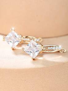 1 par de pendientes para mujer con elegantes y modernas piedras centrales de circonita cúbica de talla cuadrada engastadas en hilera. Perfectos como joyas únicas y accesorios de moda para mujeres y niñas, o como regalos de cumpleaños o joyas para fiestas. - Amarillo Oro - Ver 5