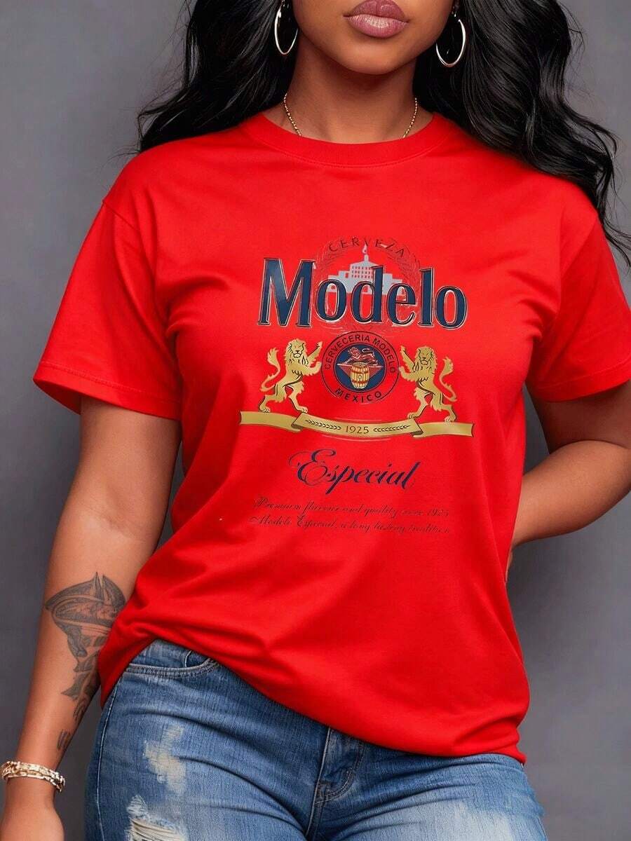 The Modelo Especial Logo Displays The Name Modelo In Blue With Golden Lions. A Circular Shield, Cervecería Modelo México Barrel, And Red Lion Symbolize Its Rich Brewing Heritage Since 1925. Premium Quality, Mexican Tradition. Women's T-Shirt, 100% Cotton, Maija Women's Curvy. - 紅色 - 查看 1