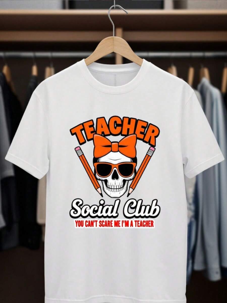 Diseño del cráneo del club social de la maestra. Camiseta de manga corta de cuello de tulación blanco de verano para mujer, cómoda y transpirable. Perfecto para Halloween / Regalo de Navidad. Moda de verano, Regalo de vacaciones, Camiseta gráfica, uste relado, Material ligero, Impresión duradera