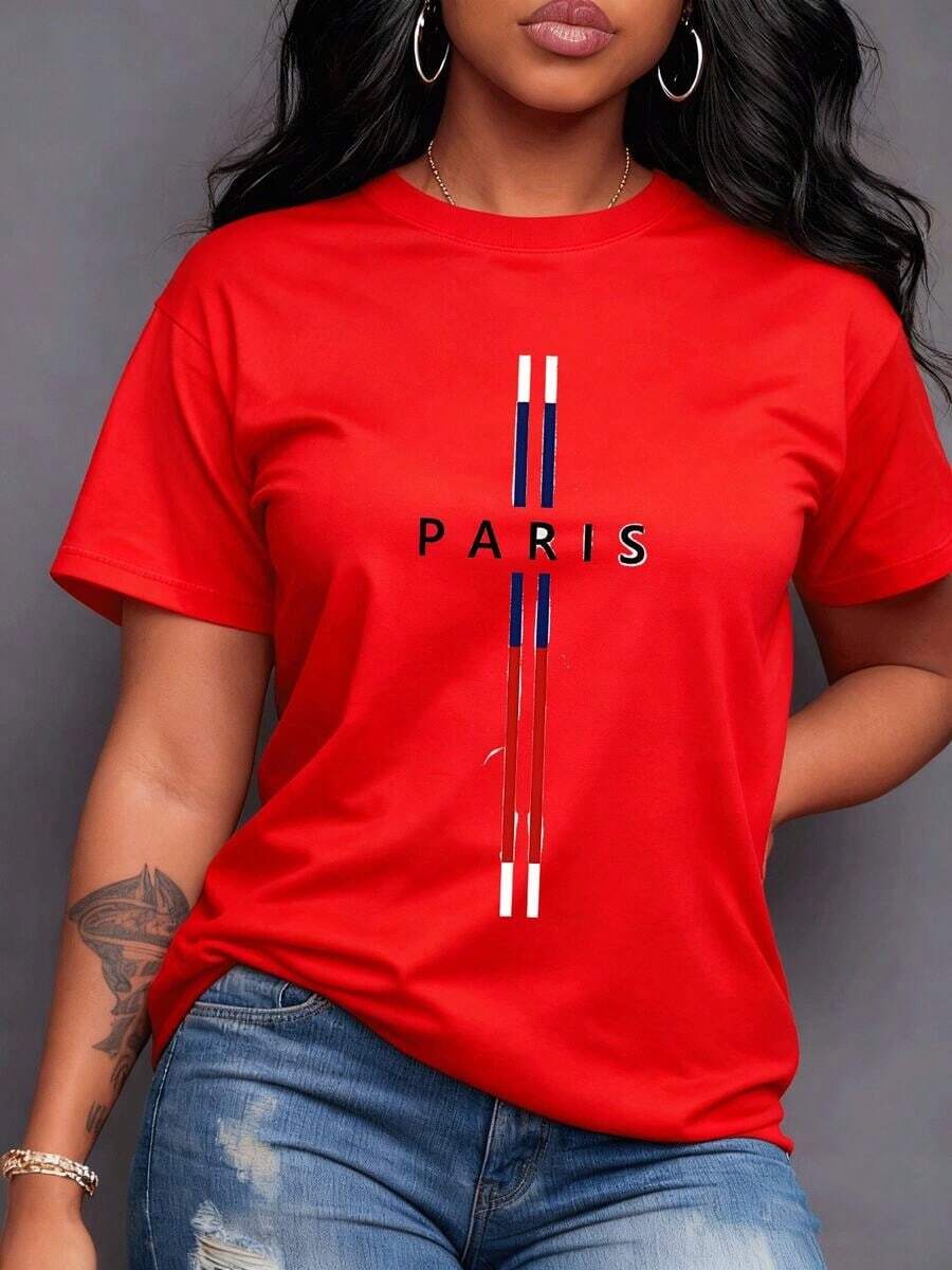 PARIS In Capital Letters With Vertical Stripes That Evoke The French Flag Blue, White And Red, A Tribute To Parisian Fashion, Perfect For A Casual Urban Look And Travel. Women's T-Shirt 220g, Comfortable, Breathable, Everyday Wear, Maija Women's Curvy. - 紅色 - 查看 1