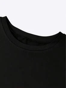 Stylish Women's T-Shirt With A Retro Design Featuring 'Fashion Portrait' And 'ICONIC' Lettering, Made From 100% Soft Fabric. | Crew Neck | Short Sleeves | Slightly Stretchy | Suitable For All Seasons | Fashionable | Shirt | Warm | Top | Minimal - Black - View 3