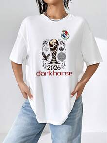 Motivational Trophy Symbol Featuring An Eagle In Flight And Leaves Representing Strength And Hope For 2026, Inspired By The Passion Of Football And The Winning Spirit. Women's T-Shirt, 100% Cotton, Casual And Comfortable For Everyday Wear And Sports Enthusiasts. - 白色 - 查看 6