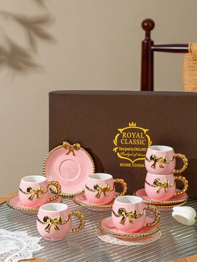 1 Juego (1 taza y platillo, 6 tazas y platillos, 6 cucharas, 6 posavasos, 1 colador de té en caja de regalo) Juego de taza y platillo de cerámica para café, apto para el hogar, la cocina, el restaurante, la sala de estar, taza de estilo americano para latte, beber agua, té, café, leche, jugo, al aire libre, boda, fiesta, regalo, cumpleaños