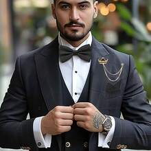 Conjunto de corbata de moño anudada de unicolor, pañuelo de bolsillo, gemelos y broche de solapa para hombres (Corbata de moño + Pañuelo de bolsillo + Gemelos + Broche de cadena colgante) - Multicolor - Ver 3