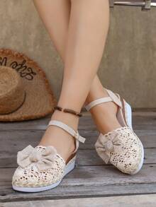 Giày sandal đế xuồng móc họa tiết hoa phong cách Boho, sandal bít mũi có quai điều chỉnh được. - Màu be - Xem 1